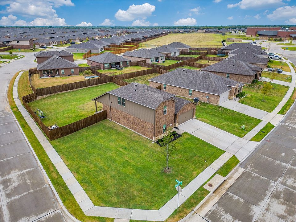1st image of 1214 Thunderbluff Way