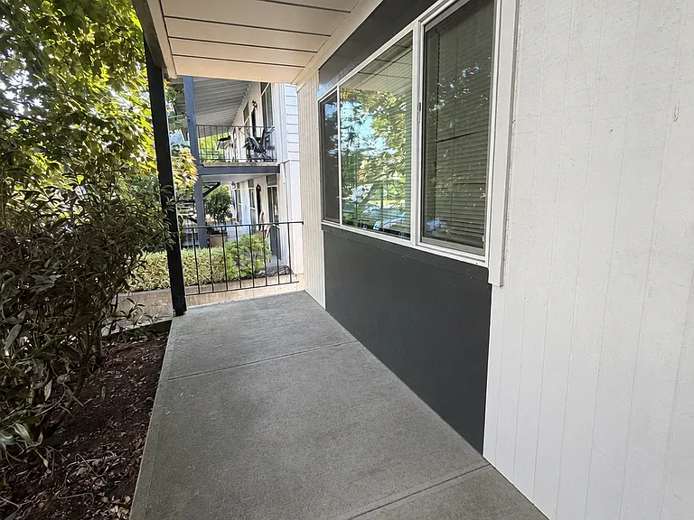 Tabor West Apartments — Photo 18