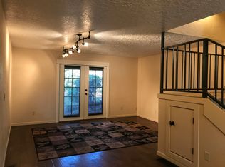 561 N Hayden Bay Dr, Portland, OR