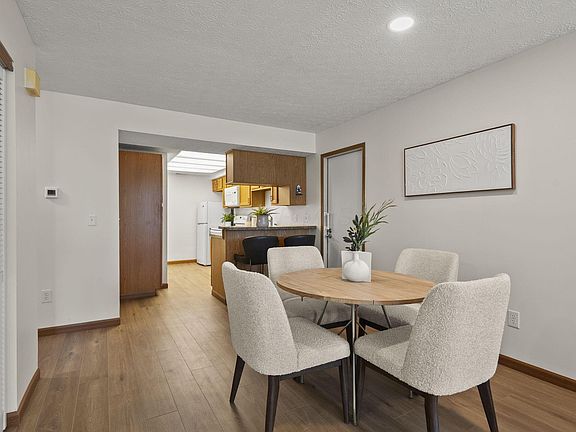 4th image of 2572 Trottersway Dr