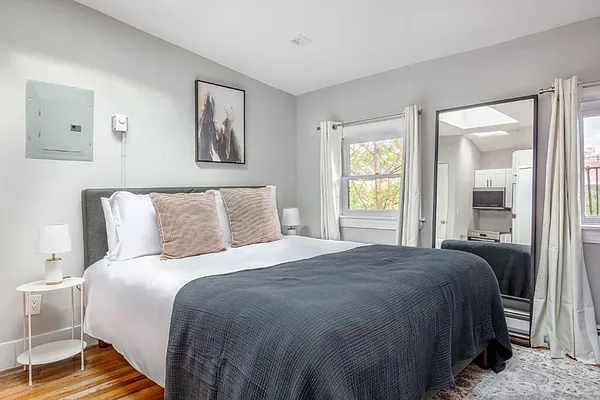 Rented by REAL New York | media 10