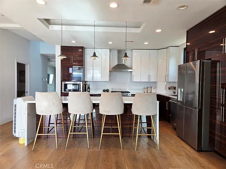 915 S Rimpau Blvd — Photo 6