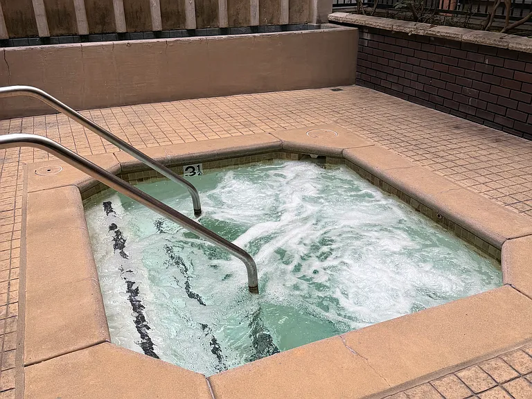 Shared amenity - Hot tub