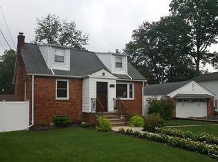 54 Oak Blvd, Cedar Knolls, NJ 07927