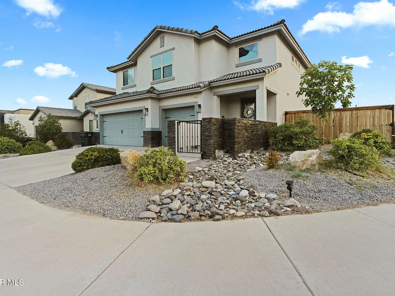 4 bed, 2.5 bath, 2644 sqft, $2,800 — Photo 3