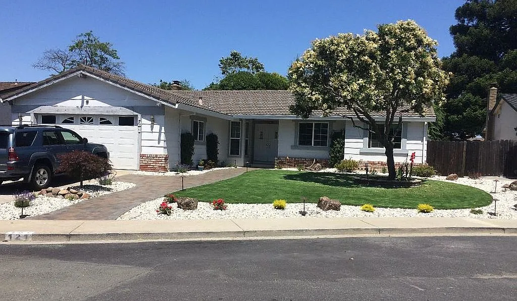 121 Sunnybrook Pl photo 1