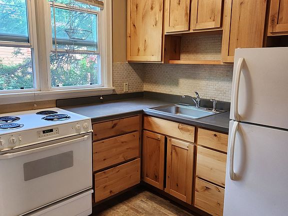 3rd image of 535 Myrtle St #C