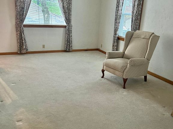 5th image of 45 E Cardott St