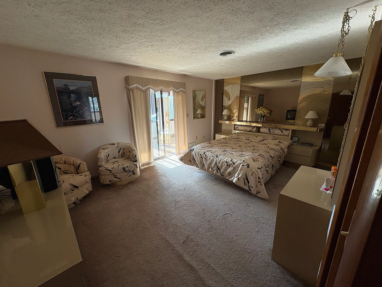 2 bed, 1500 sqft, $1,850 — Photo 4