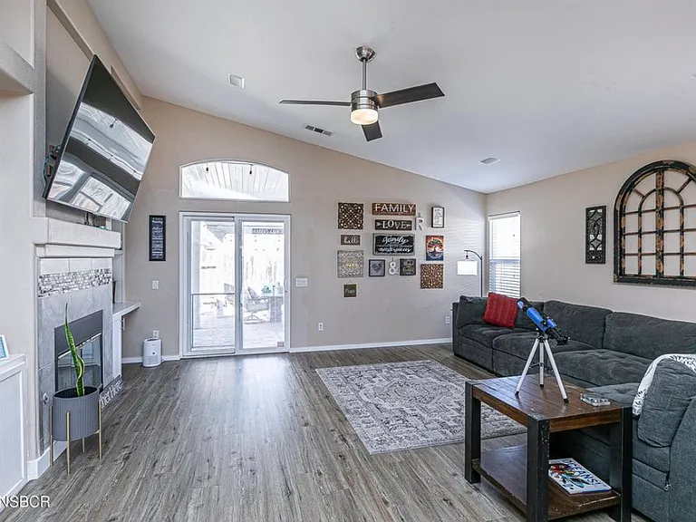 2421 N Baldwin Way — Photo 5