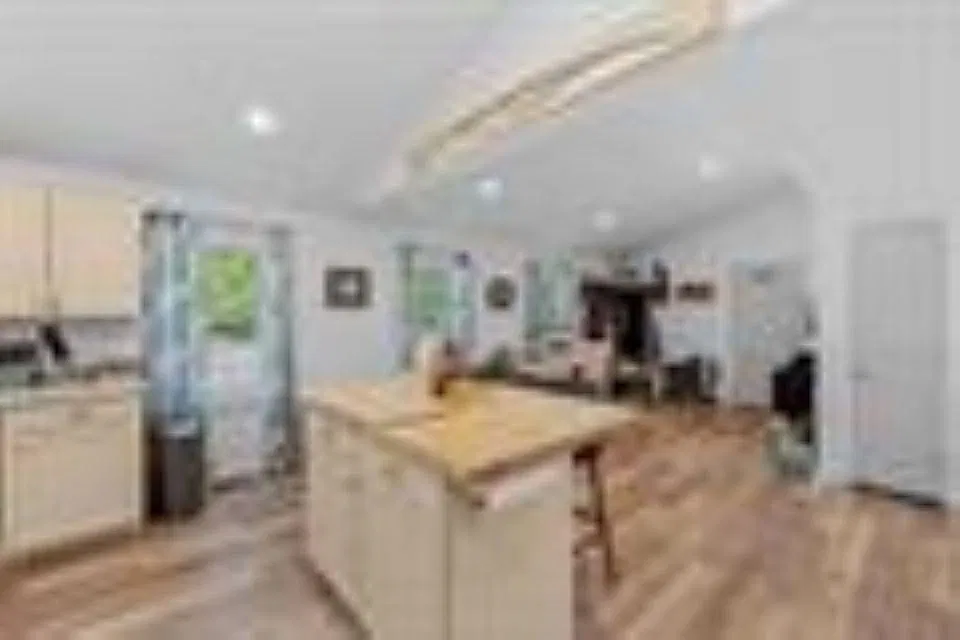3 bed, 2.5 bath, 2123 sqft, $2,500 — Photo 3