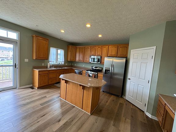 4th image of 302 Fairgate Dr