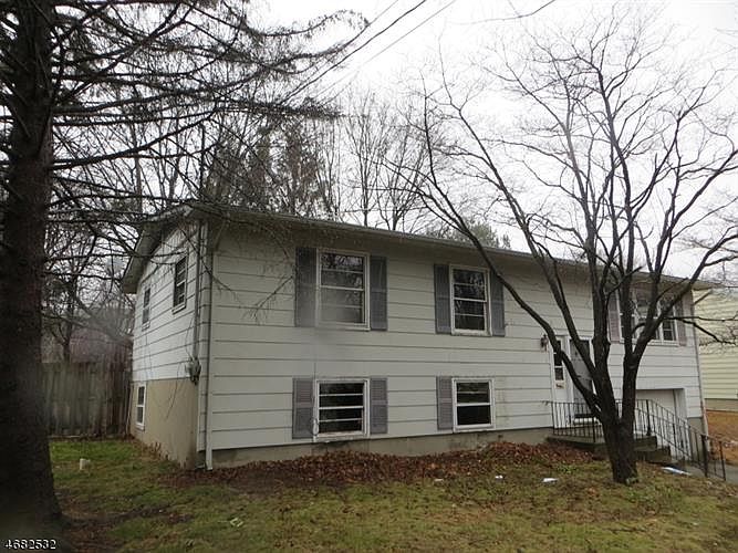 1st image of 72 Plainfield Ave
