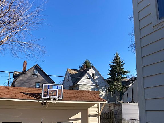 5th image of 1497 Larchmont Ave