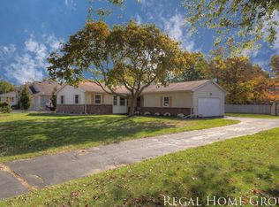 1878 Greenwoods Dr, Jenison, MI 49428