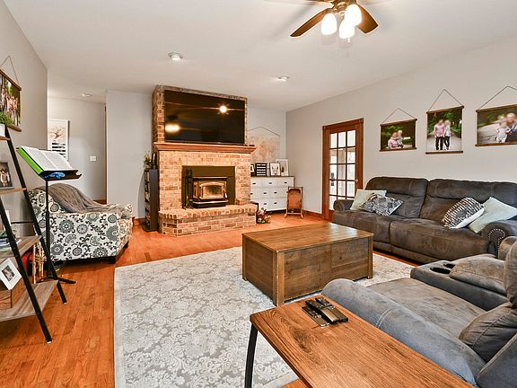 5th image of 680 E Trakel Place