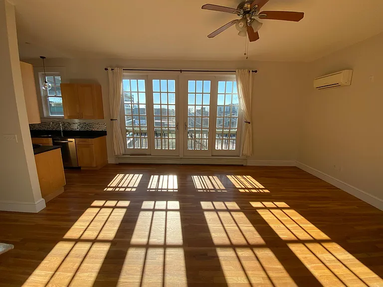 80 Webster Ave #3F — Photo 4