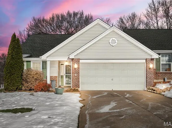 6 Quiet Meadow Court St, Peters, MO 63376