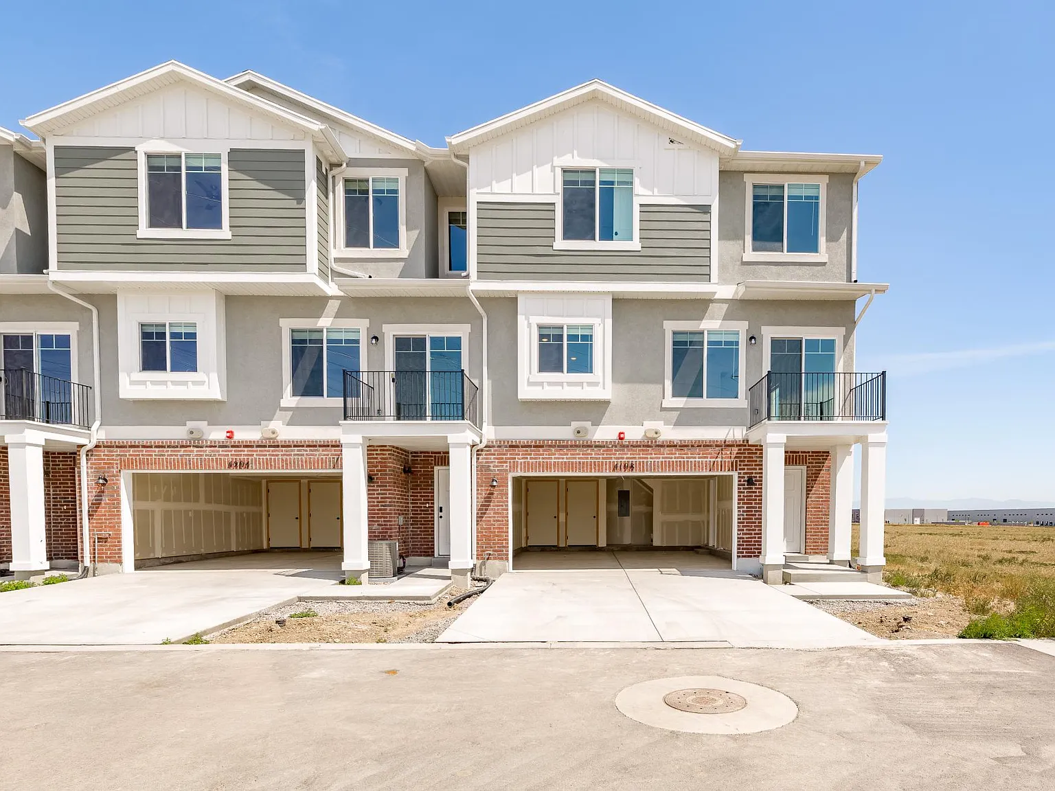 3 bed, 2.5 bath, 1501 sqft, $2,350 — Photo 1