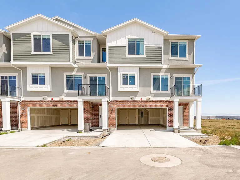 4198 W Gooseneck Ct — Photo 1