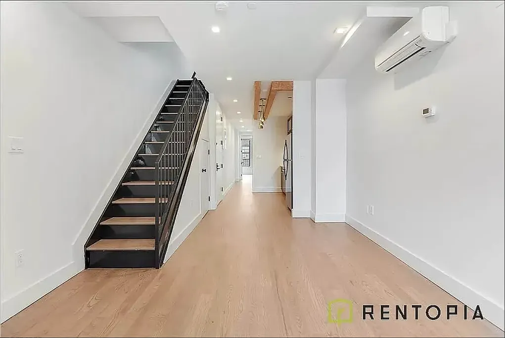 245 North Eighth Street — Photo 1