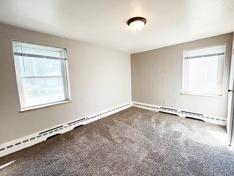 Knollcrest Apartments — Photo 13