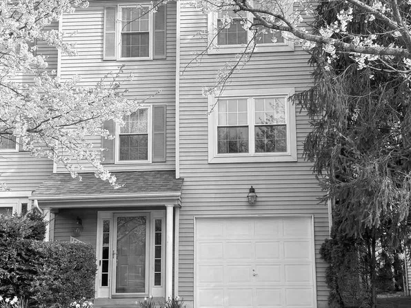 12239 Green Meadow Dr, Columbia, MD 21044
