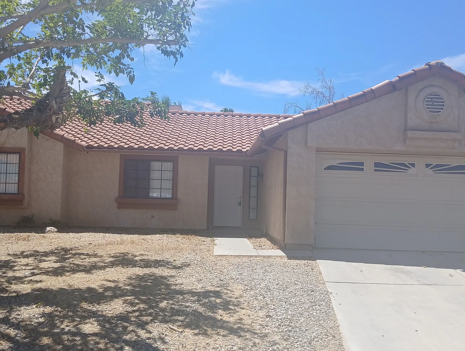 3 bed, 1424 sqft, $2,899 — Photo 2