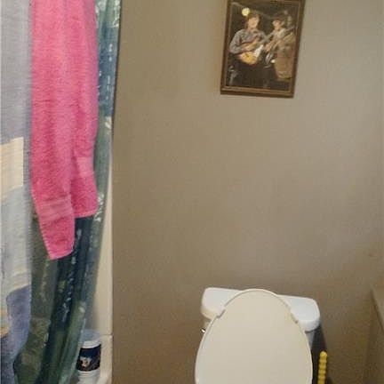 3rd image of 4455 Caroline St