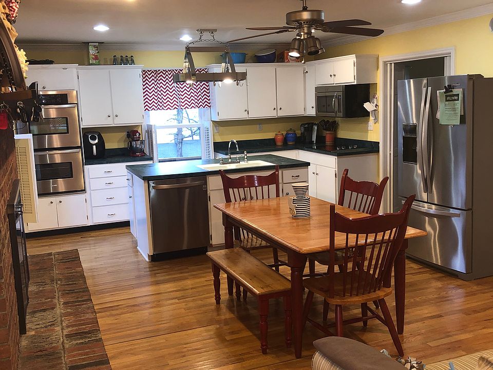 1st image of 411 Redbud Dr