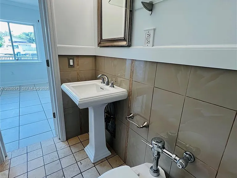 2033 Calais Dr #5 — Photo 25