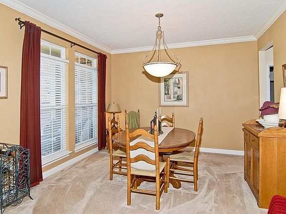 3rd image of 374 Cheltenham Dr
