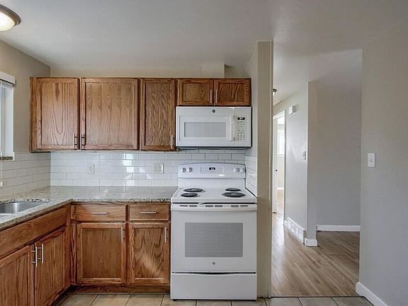 5th image of 2821 W Park Pl