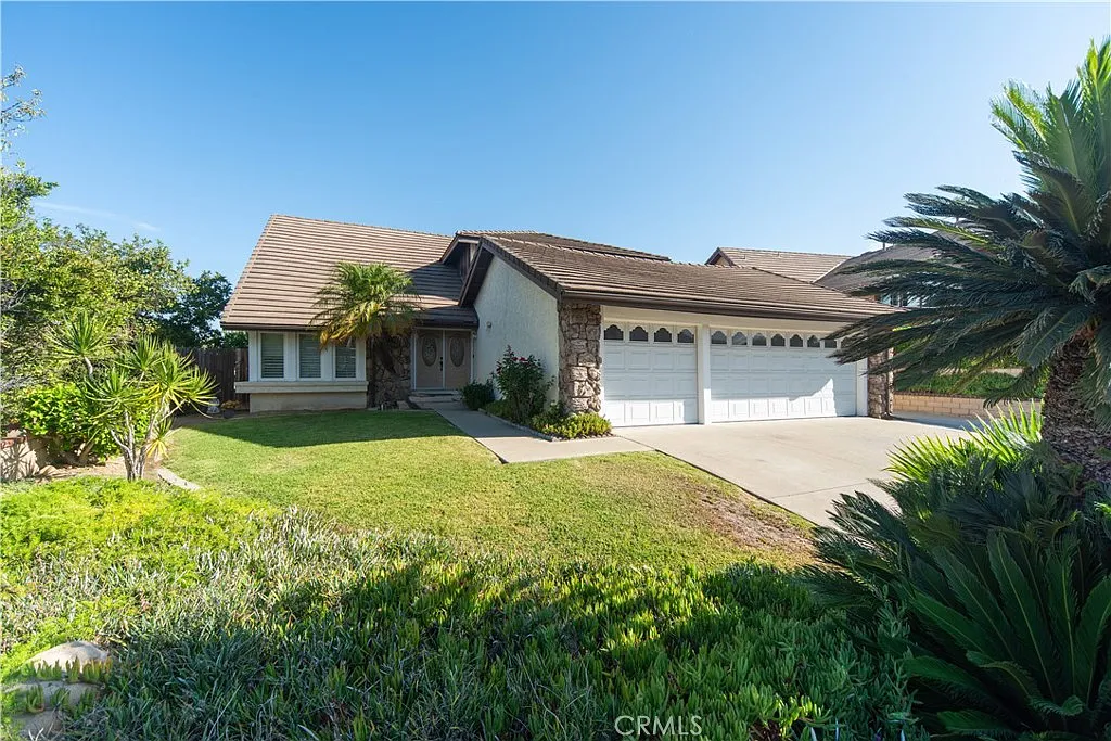 4 bed, 2697 sqft, $4,700 — Photo 1