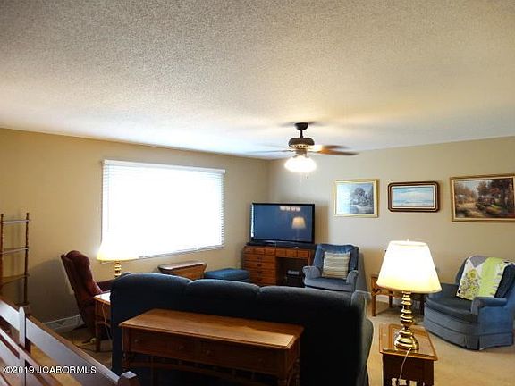 4th image of 2531 Lexington Dr