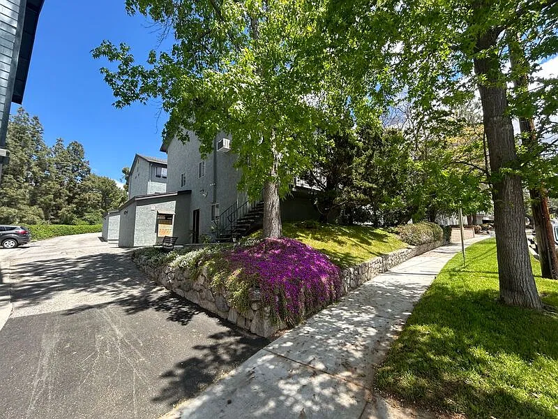 2 bed, 1.5 bath, 800 sqft, $2,650 — Photo 1