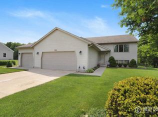 5803 Ravine Dr, Middleville, MI 49333