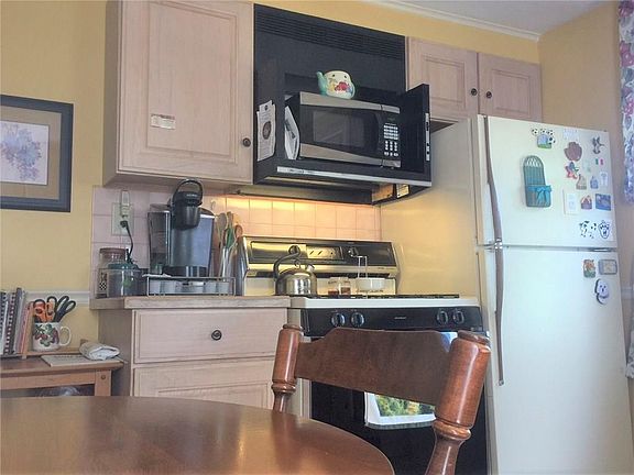 2nd image of 27 City View Ave