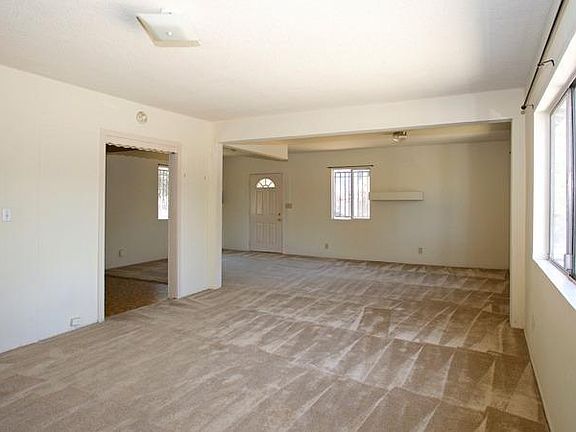 3rd image of 2353 Yosemite Dr