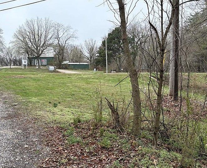 1st image of W Pickens Rd