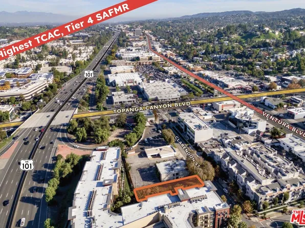 22045 Clarendon St, Woodland Hills, CA 91367