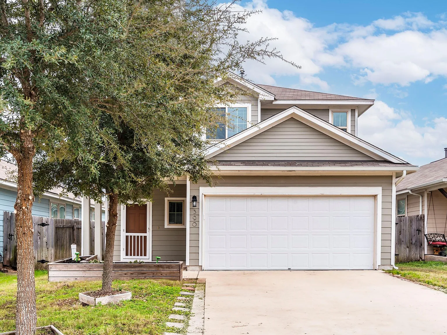 3 bed, 2.5 bath, 1688 sqft, $1,825 — Photo 1