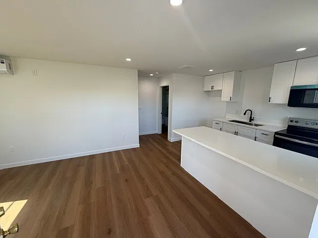 432 W 50th St #430-1/2