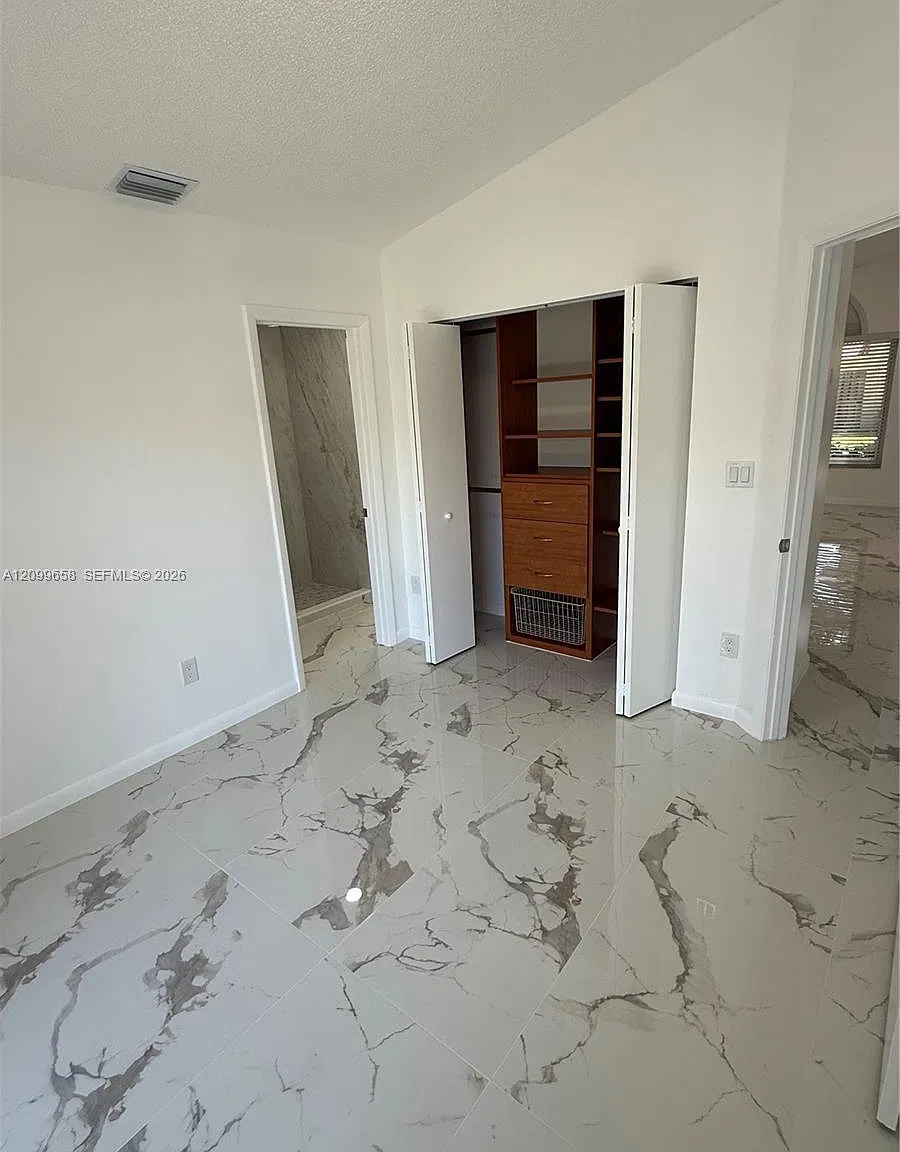 2 bed, 848 sqft, $2,500 — Photo 2