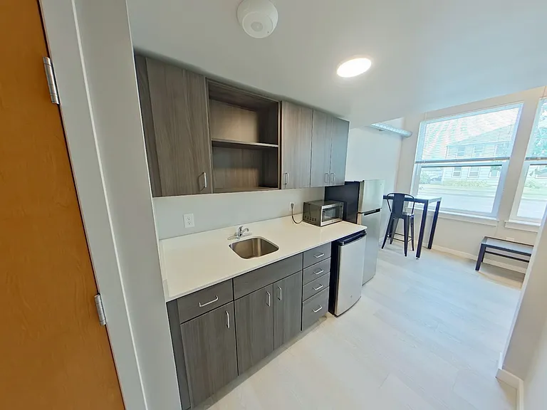Ferry Street Flats - Modern Studios and Lofted units right by campus! — Photo 29