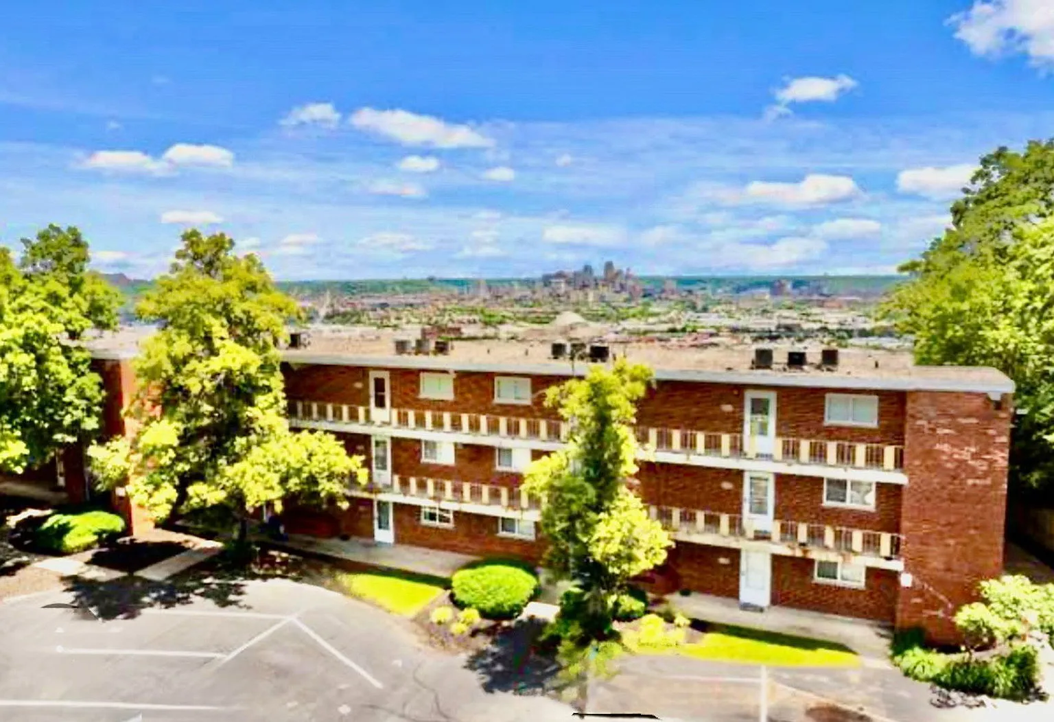 2 bed, 1.0 bath, 672 sqft, $1,145 — Photo 1