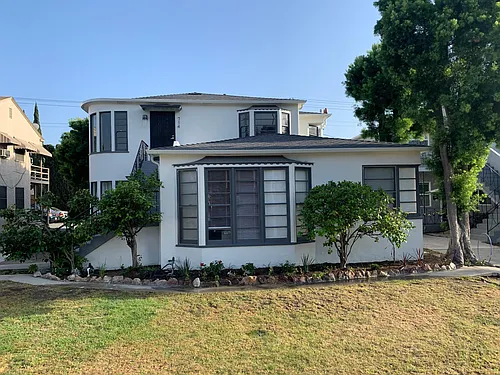712 W Glenoaks Blvd Photo 1