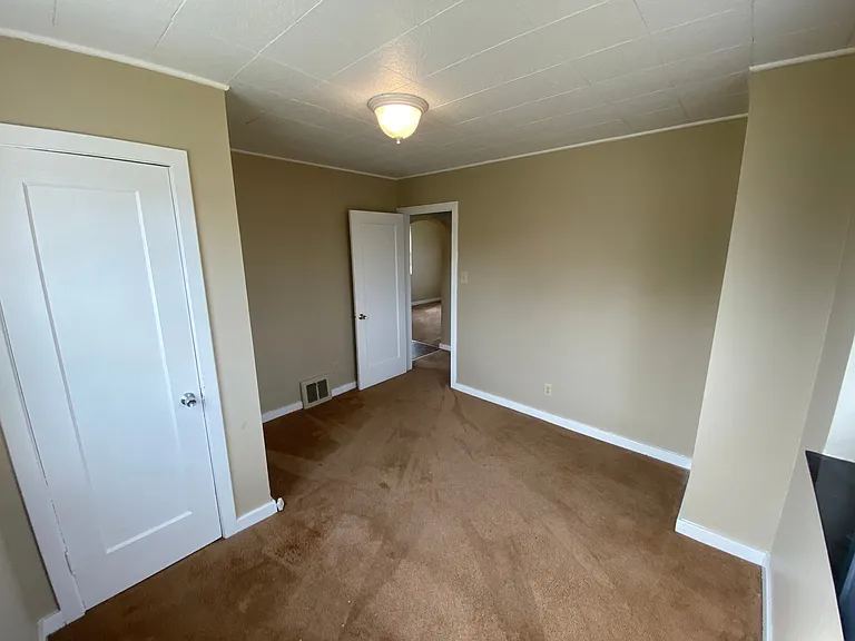 154 Columbus Way — Photo 11