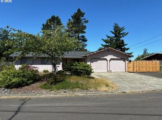 1715 W Park Dr, Florence, OR 97439