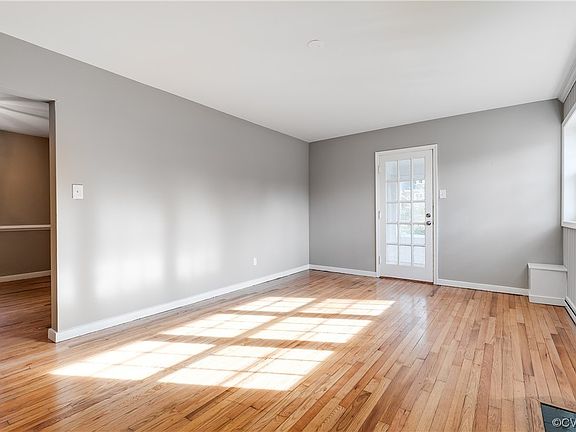 3rd image of 7500 Parkline Dr